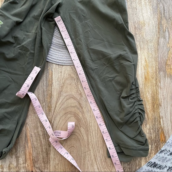 Lululemon Sunset Salutation crop leggings - Picture 7 of 7